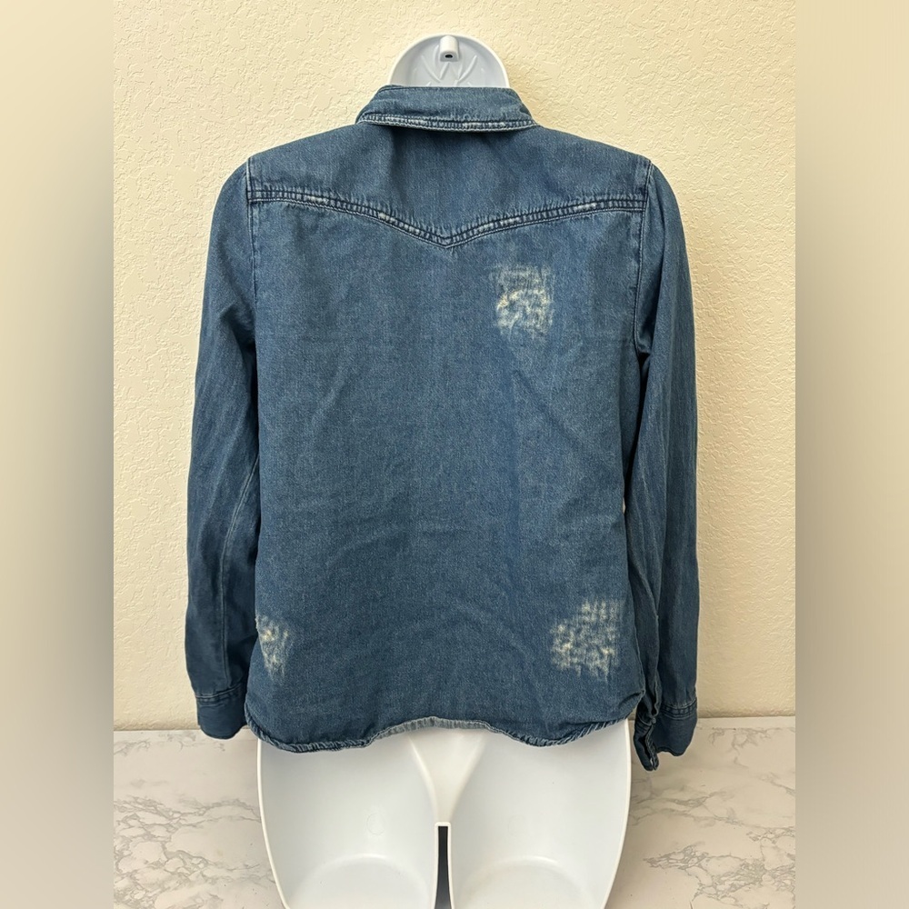 Miley Cyrus Max Azria Blue Denim Metal Snap Up Shirt Womens L Distressed - Picture 3 of 5